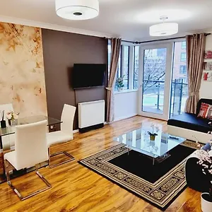Double King Suite, Canary Wharf Waterfront Apartment London