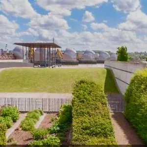 Contemporary Overlooking Barrier Park London